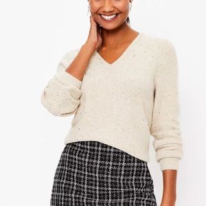 LOFT Sequin V Neck Sweater in Cashew Heather, XL